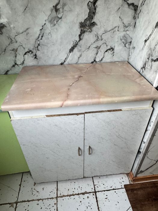 Шифоньер и тумбочки