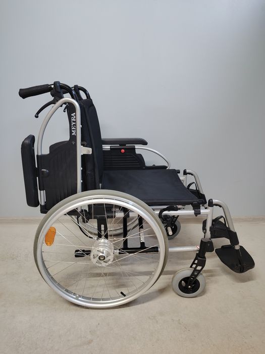 Scaun cu rotile/Carucior rulant pentru persoane cu handicap148