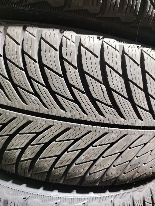 4 бр зимни 235/40/18 Michelin