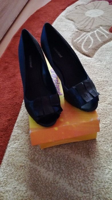 Pantofi de ocazie din saten