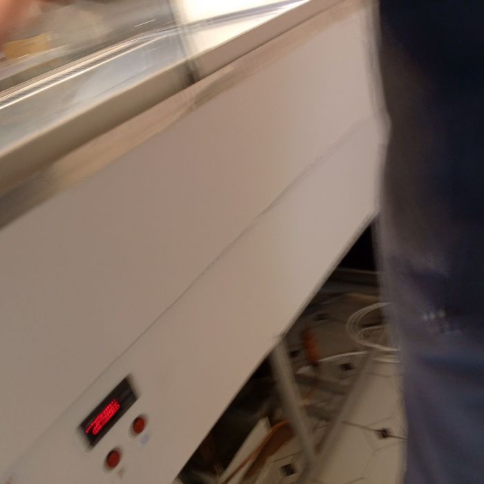 Продам ветрина холодильник