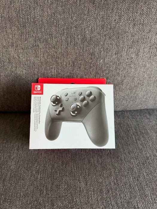 Nintendo Switch 本体 + Pro Controller nintendo-switch-pro-controller