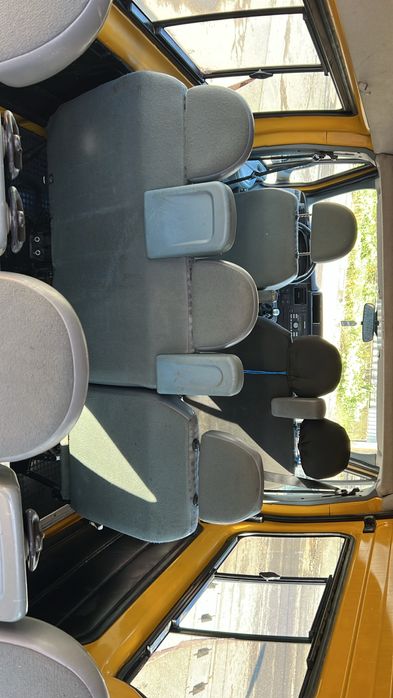 Ford transit 2011 8+1      9 locuri
