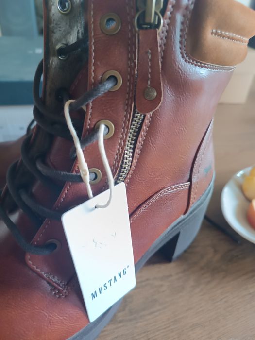 Mustang нови кожени боти