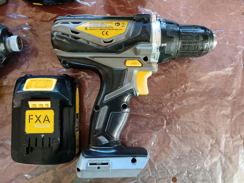Impact și filetantă FXA, cu 4 acumulatori