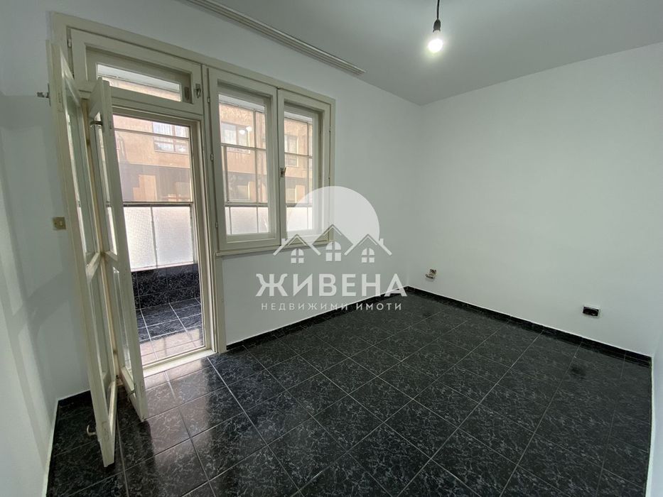 Продавам 4-стаен апартамент, кв. Възраждане 2, ЧЖП: 118 кв.м