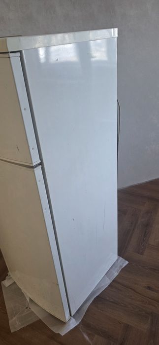 Срочно продаю холодильник
