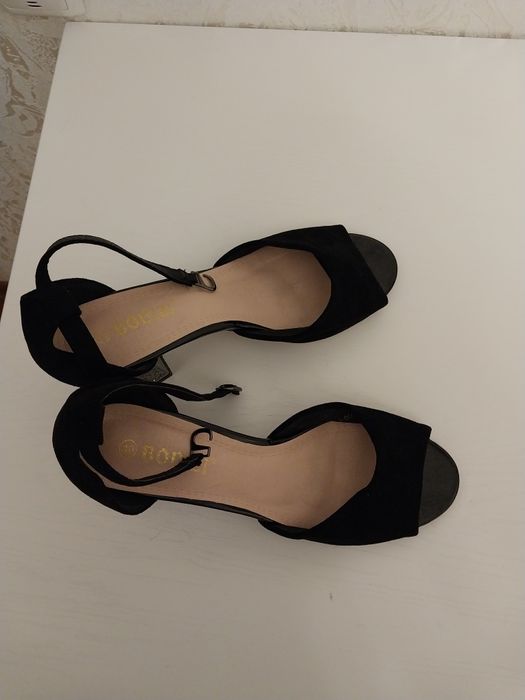 Босоножки 40 размер