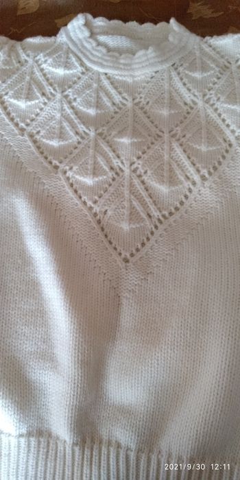 Кофта  белая, теплая
