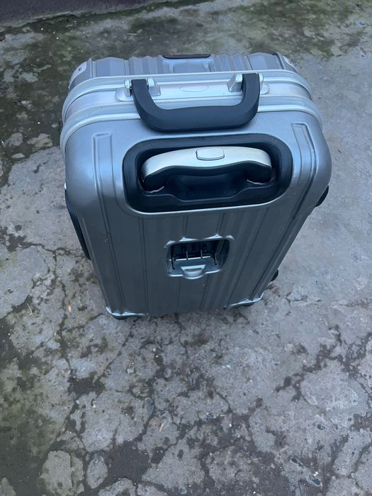 Чемодан маленький