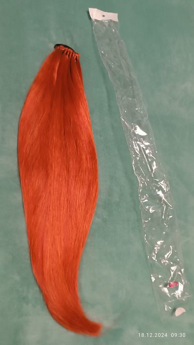 Нова опашка червен цвят