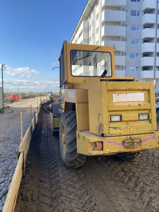 De inchiriat Compactor de 8 Tone!