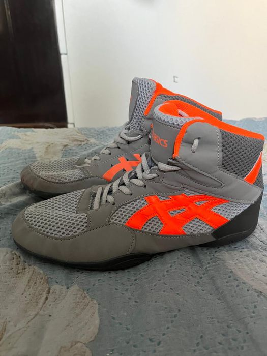 Продается борцовки для бокса
Кызыл Asics разме