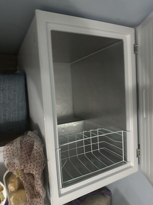 Продам морозильную камеру