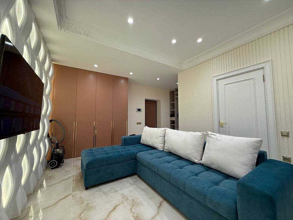 Срочно! 2-комнатная 42 м², Parkent Plaza 3, 4/15