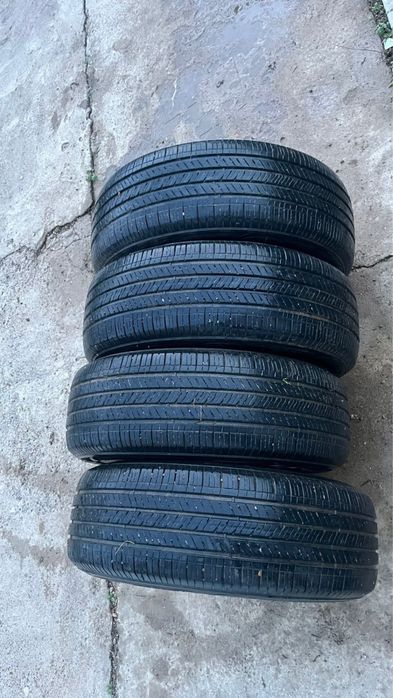 Продам резину 205/65r16 в хорошем состоянии ..