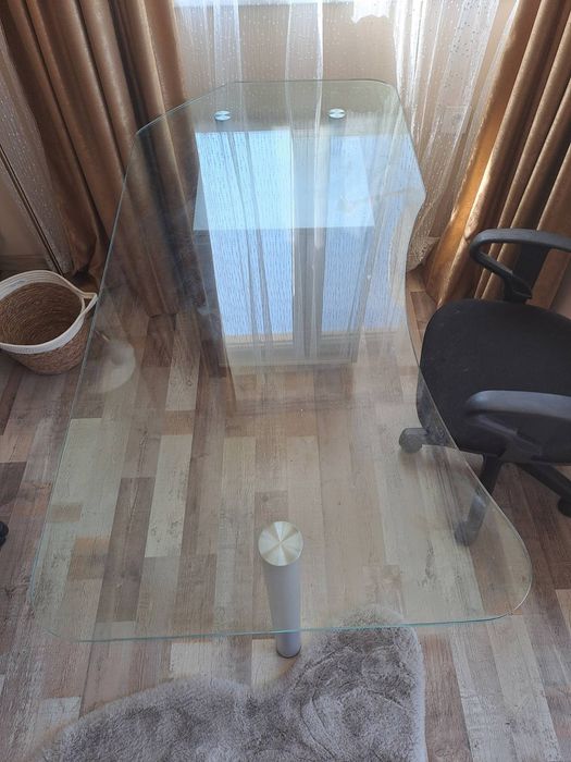 Бюро подходящо за маникюр