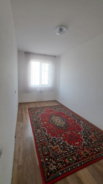 Чирчик шахри 
2-микрораён Навастройка
2-хона 4-этаж 
Квартира Ижара