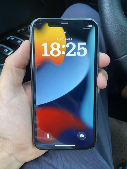 Продам Айфон 11