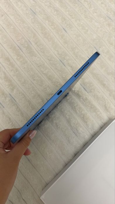 Apple iPad A16 с гарантией год