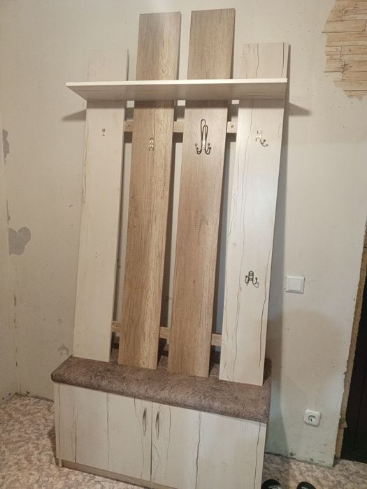 Вешалка для прихожей