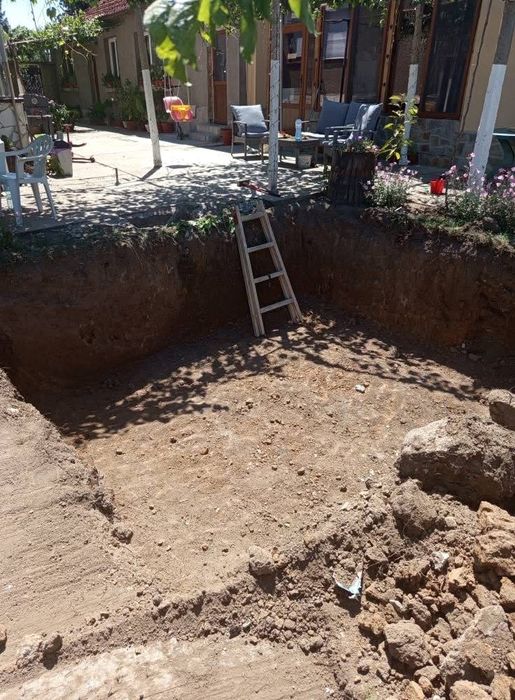 Услуги с малък багер 2.8 тона Област Добрич