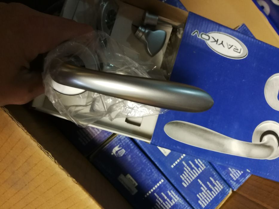 Дръжки за врати от цам