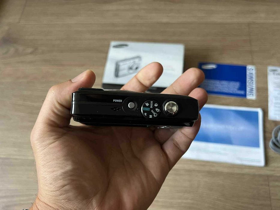 Aparat foto digital camera Samsung, printeaza data/ora statii itp