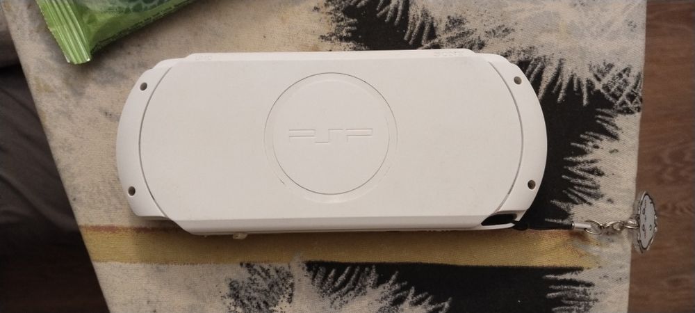 Psp e1008 прошитая