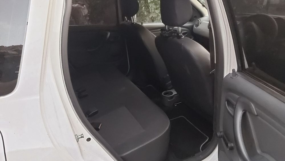 Dezmembrez Dacia duster 1,6 2x4 2013 5 trepte alb