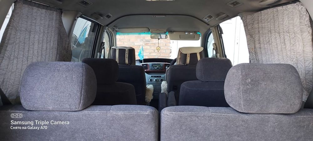 Продам машину Toyota Noah