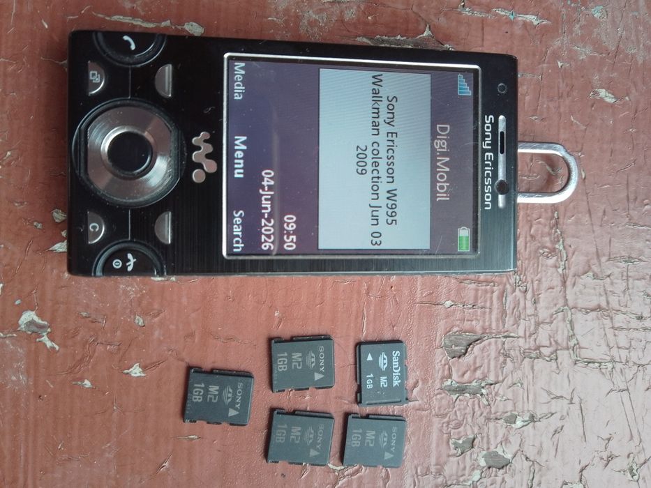 Sony Ericsson W995 preț 200 lei fix