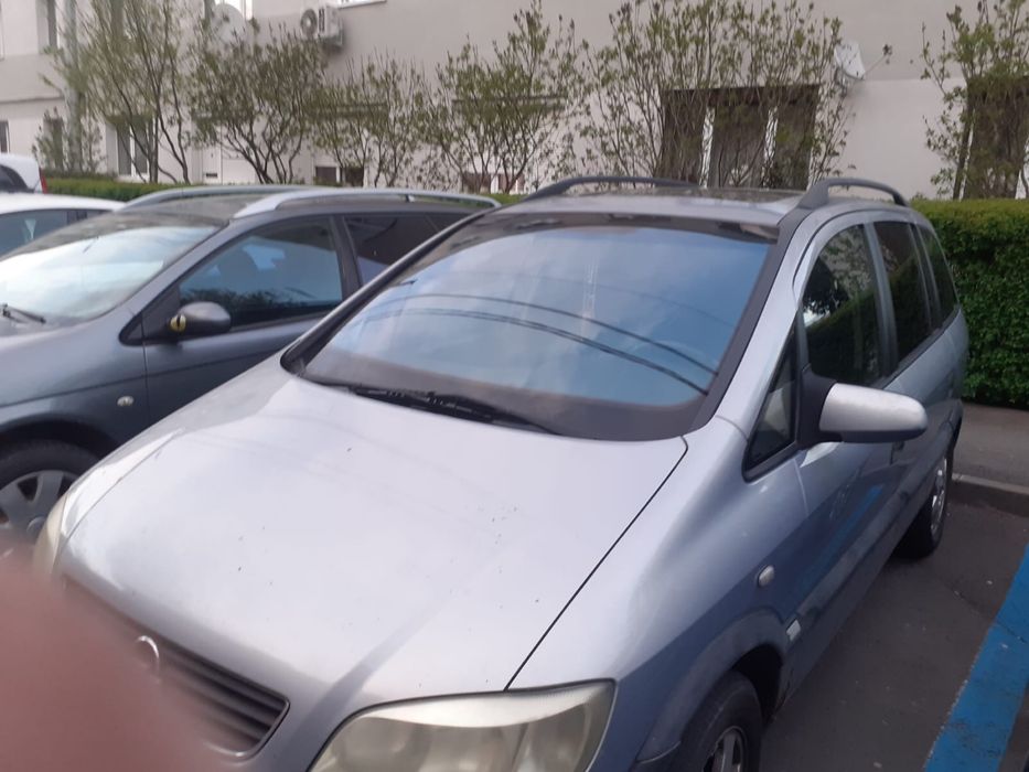 Opel zafira gri