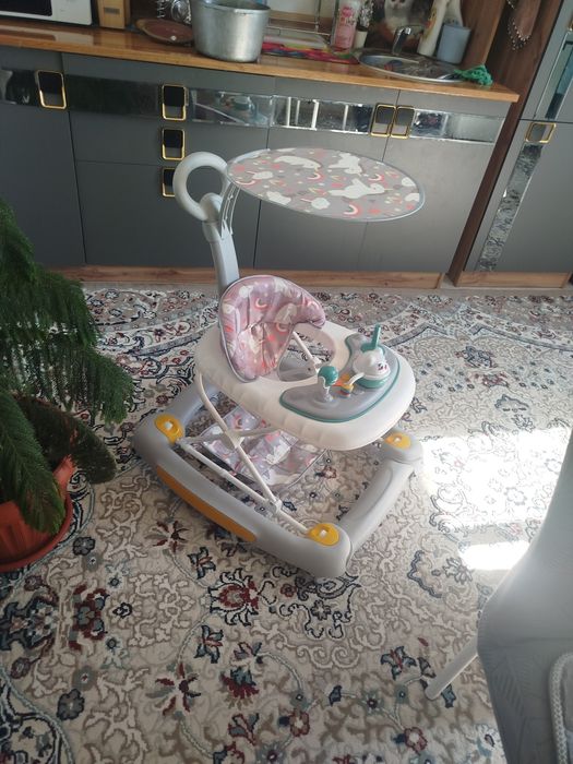 Продам ходунчики новые