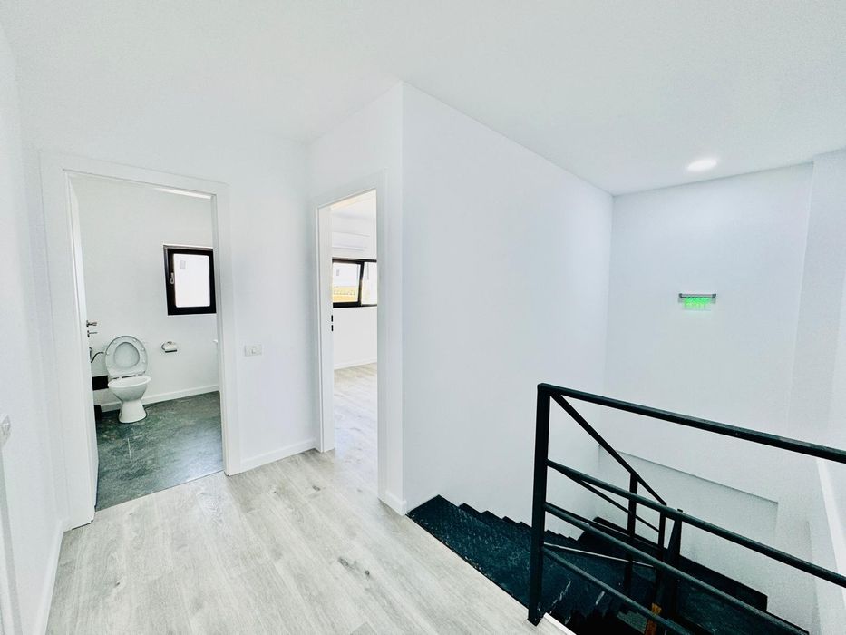 Vanzare Imobil cu teren 1.100mp si cladire SDC 480mp