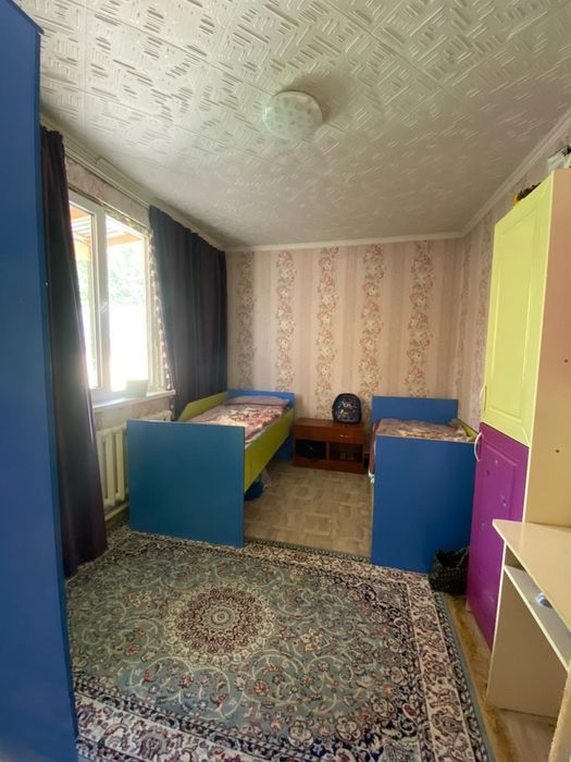 Үй сатылады. Продаётся дом.