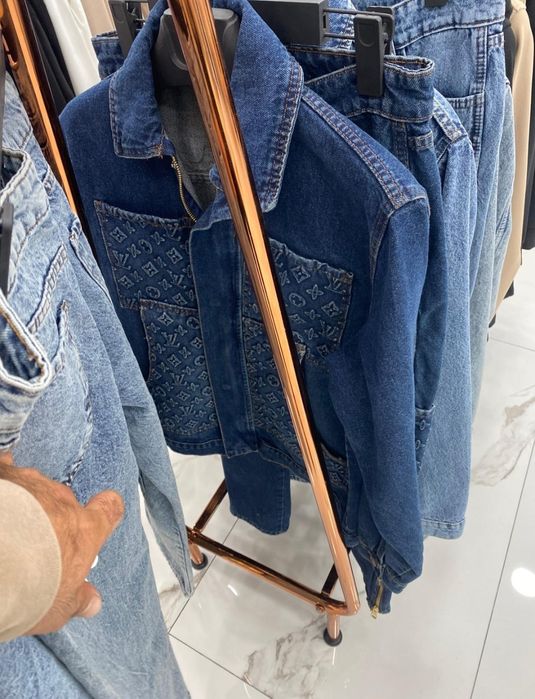 Oferta!! Compleu barbati LV. Calitate premium! Am mai multe marimi