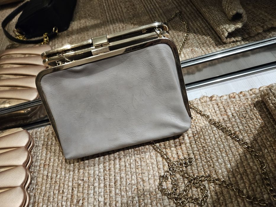 Лот малки чанти клъчове и др