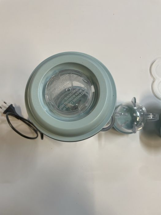 Blender Nutribullet Baby 200 W 0C22300026, 1 viteza, vas 0.9l, cupa mica 0.295l, 6 recipiente depozitare cu capac, tava silicon, Alb