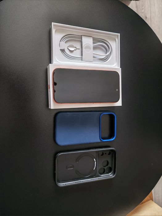 Vând iPhone 17 pro că nou