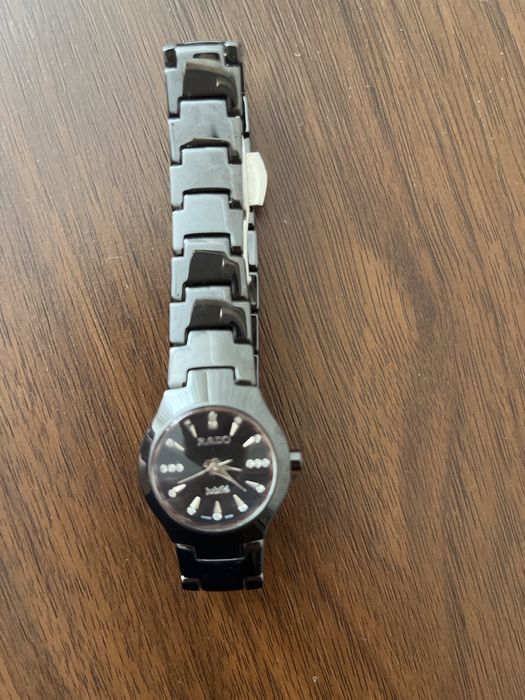 Продам женские часы