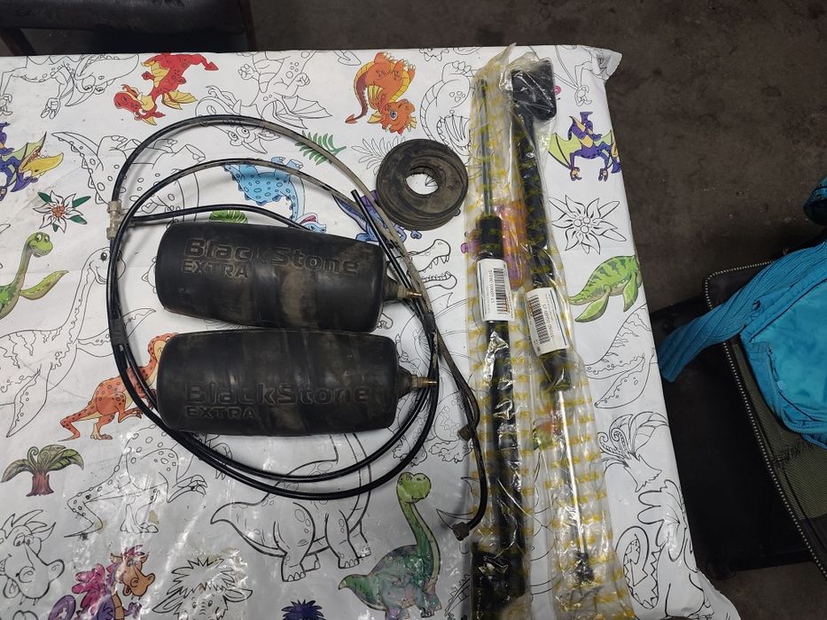 Пневмо баллоны RAV4