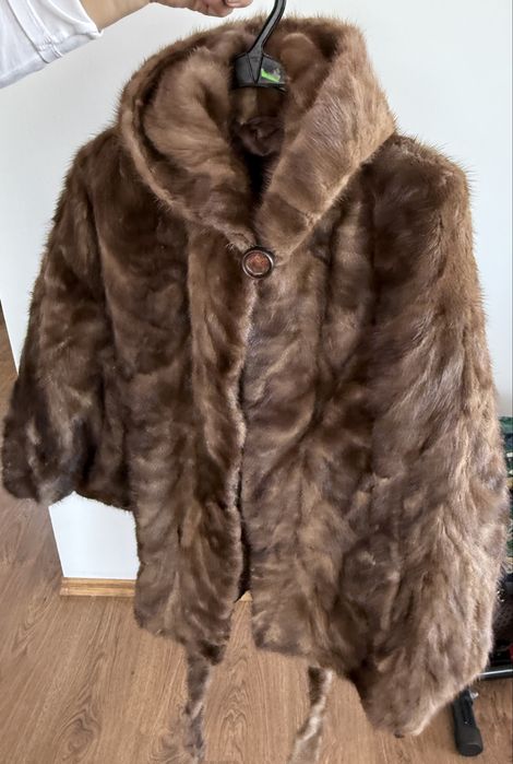 haina de blana naturala de Vizon stil poncho noua