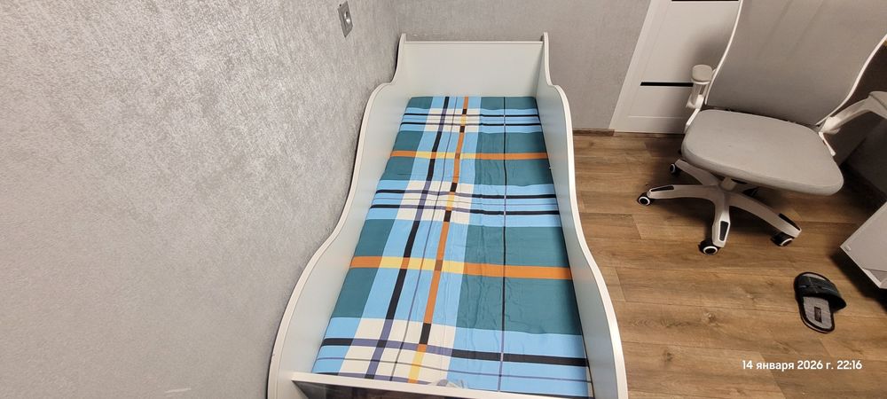 Продам кровать детская комната