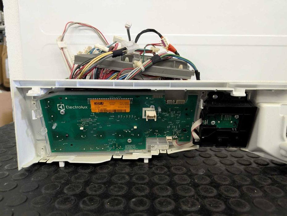 Placa electronica masina de sp cu uscator AEG L8WBC61S / R23