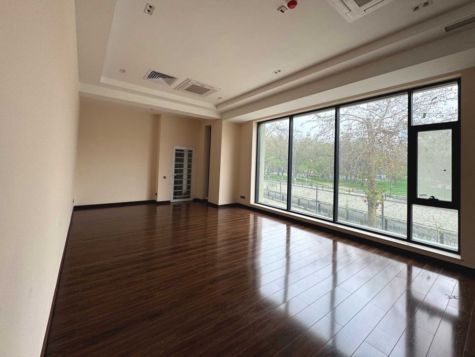 Бизнес-помещение площадью 177 м² в 5* отеле Ramada Plaza [аренда]