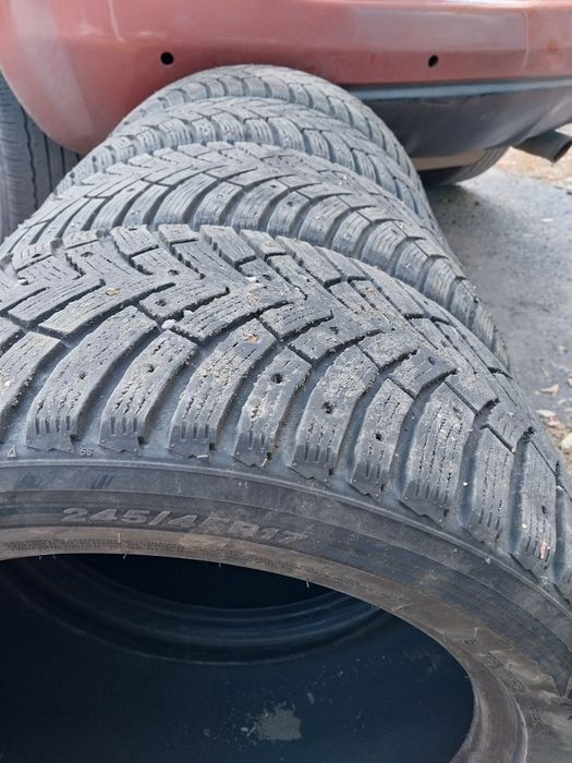 4 шины Nexen 245 45 R17.