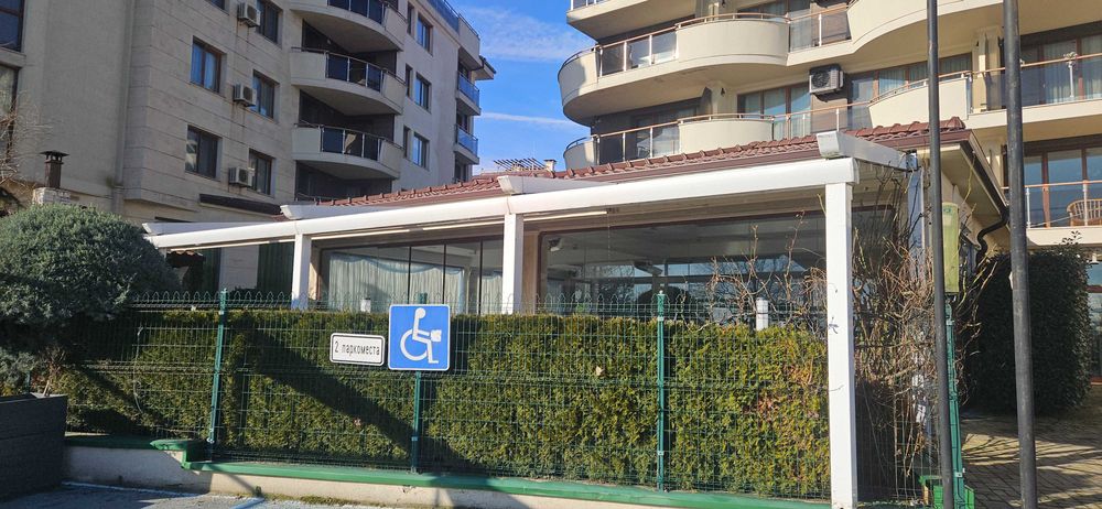 Пергола  с осветление моторно сгъване и