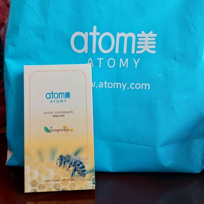 Атоми зубные пасты и щетки