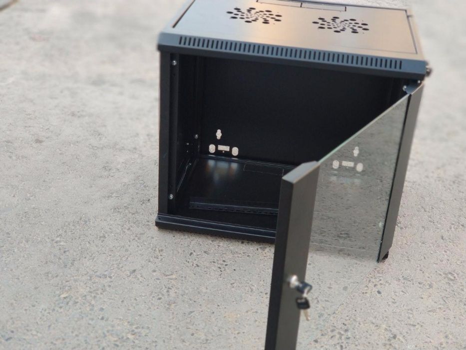 Шкаф телекоммуникационный, серверный 22 U для офиса